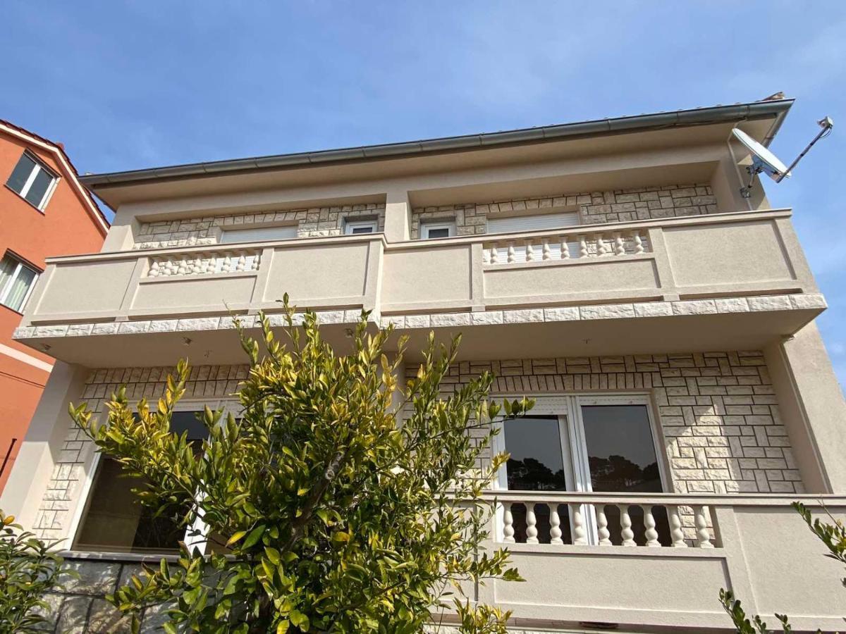 Apartman Branka Rab Town Exteriör bild