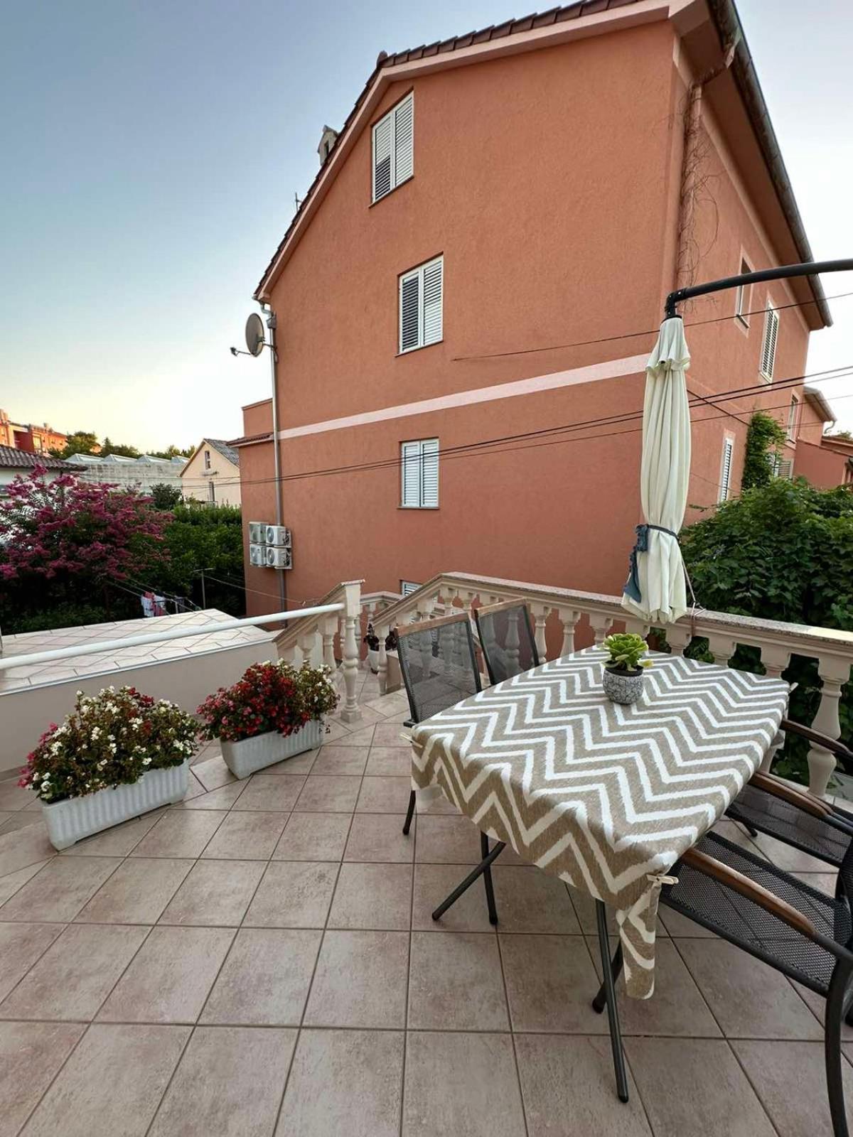 Apartman Branka Rab Town Exteriör bild