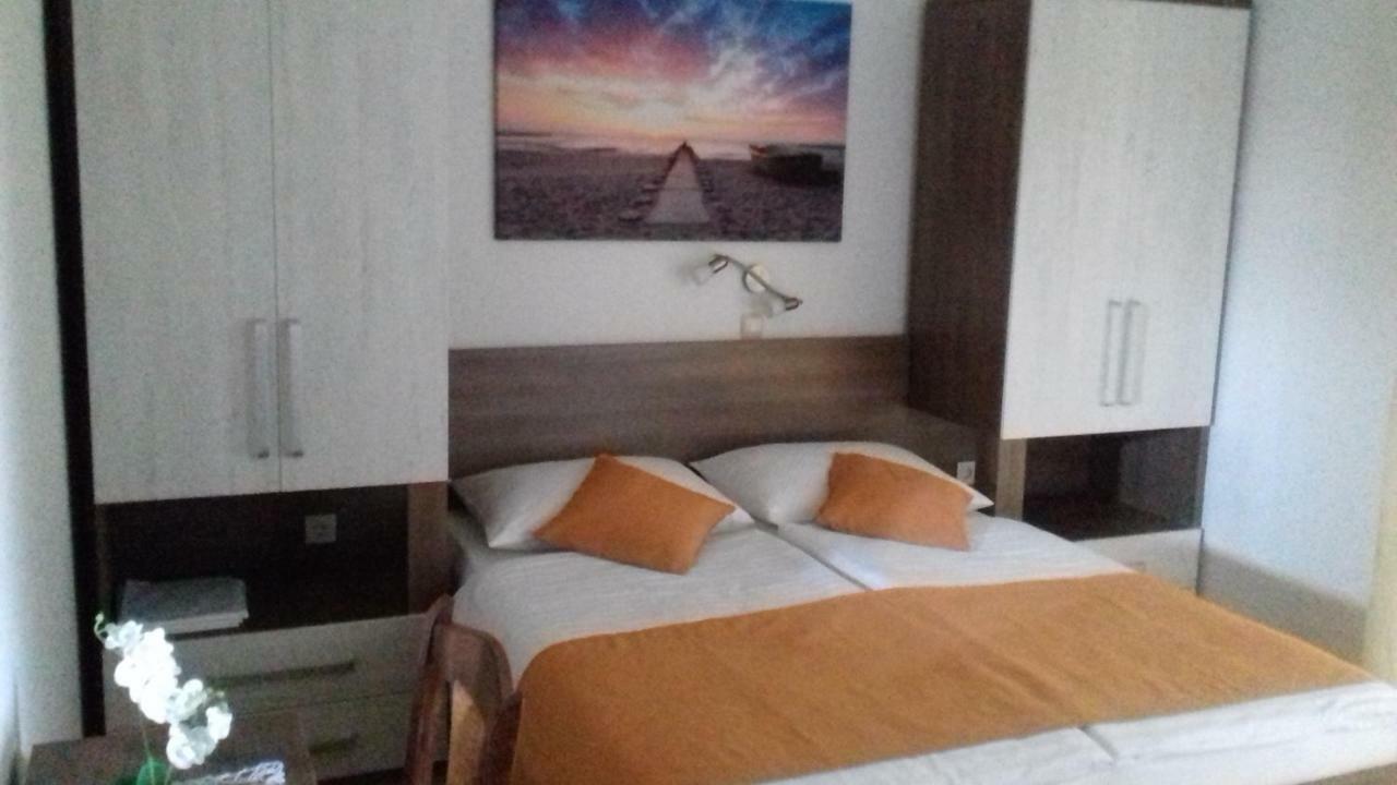 Apartman Branka Rab Town Exteriör bild